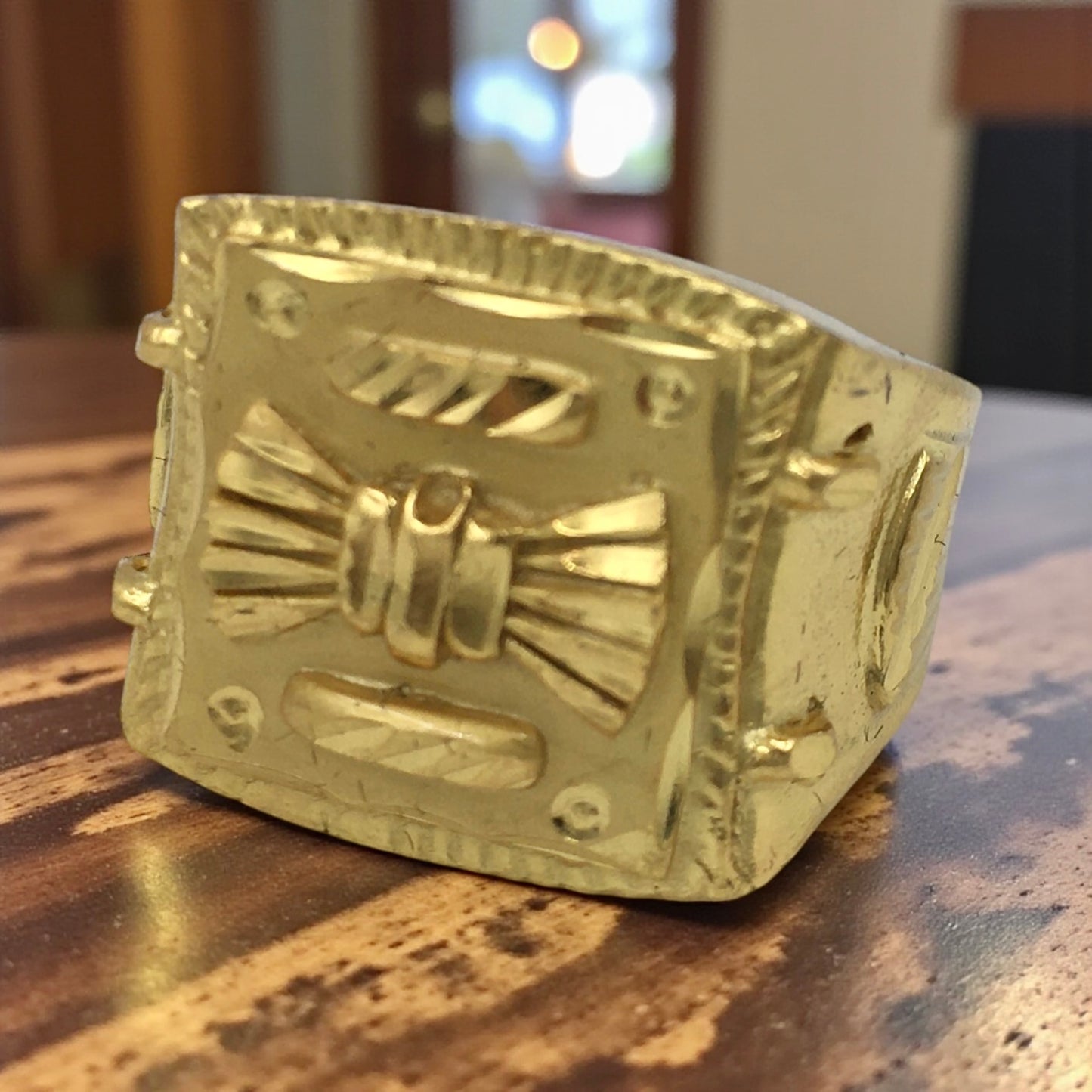 TITAN CREST SIGNET RING