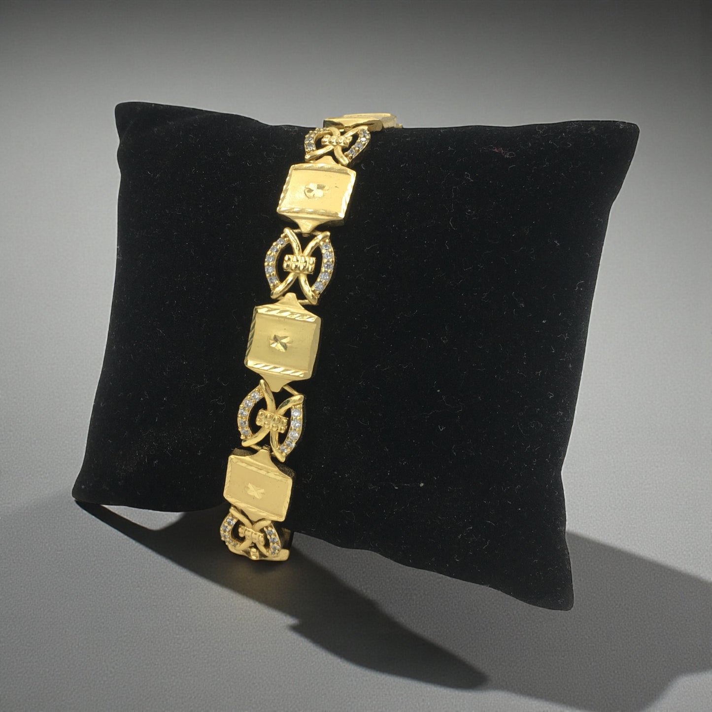 ROYAL MATRIX DIAMOND BRACELET