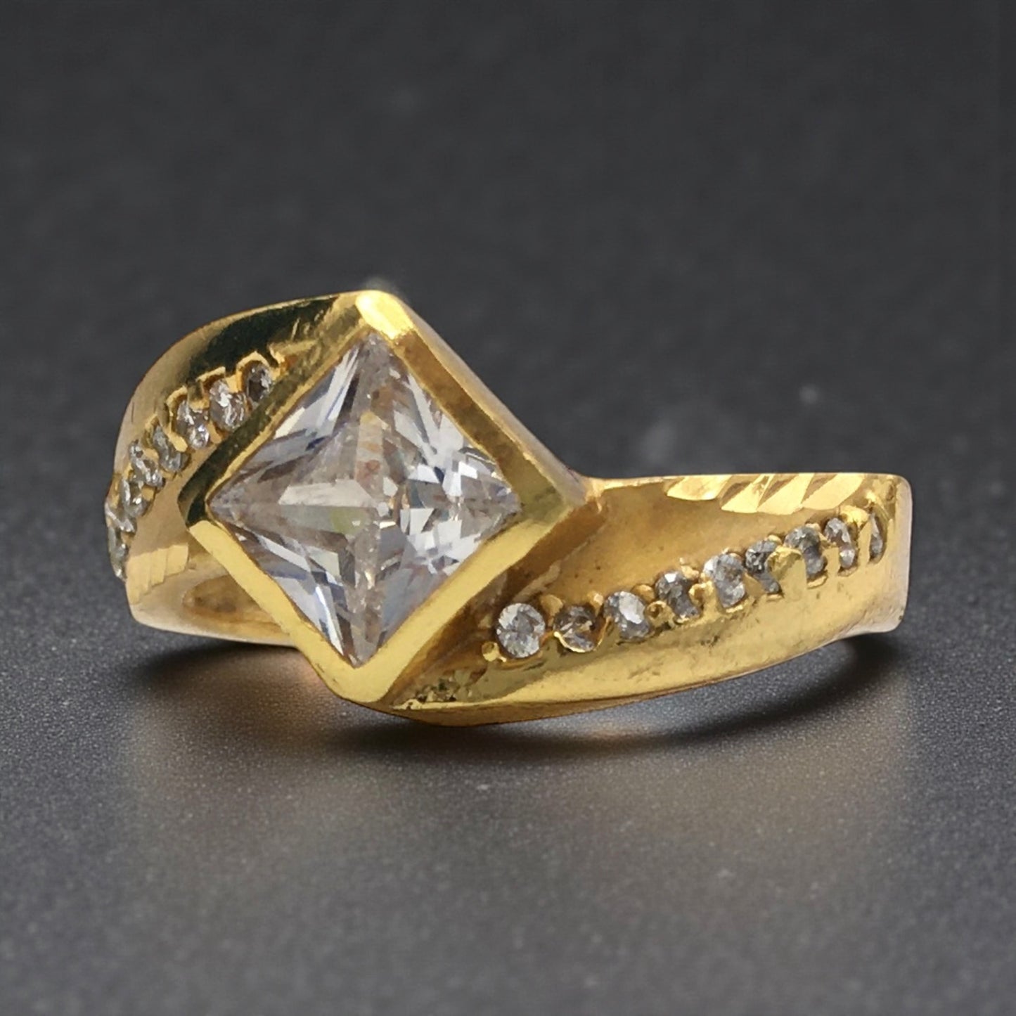 ROYAL PRISM MEN'S RING