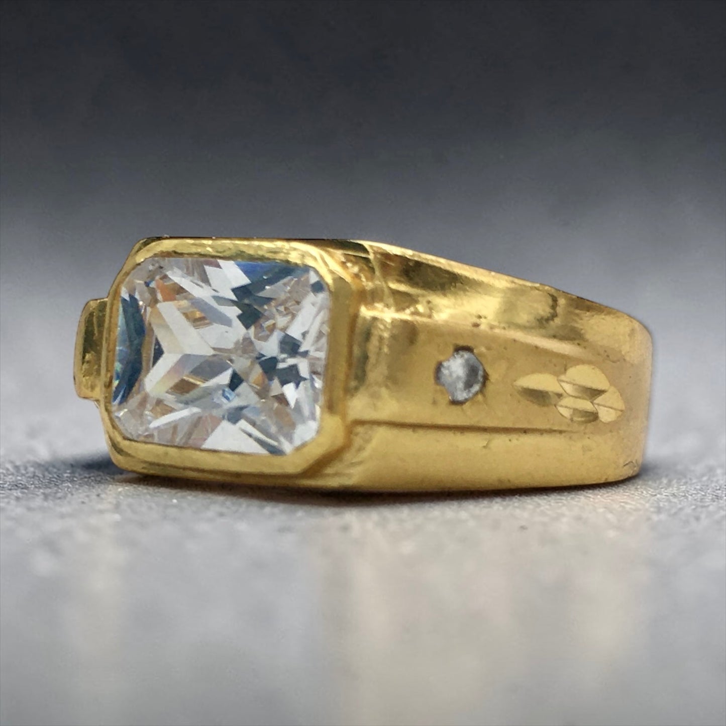 PLATINUM DOMINION MEN'S RING