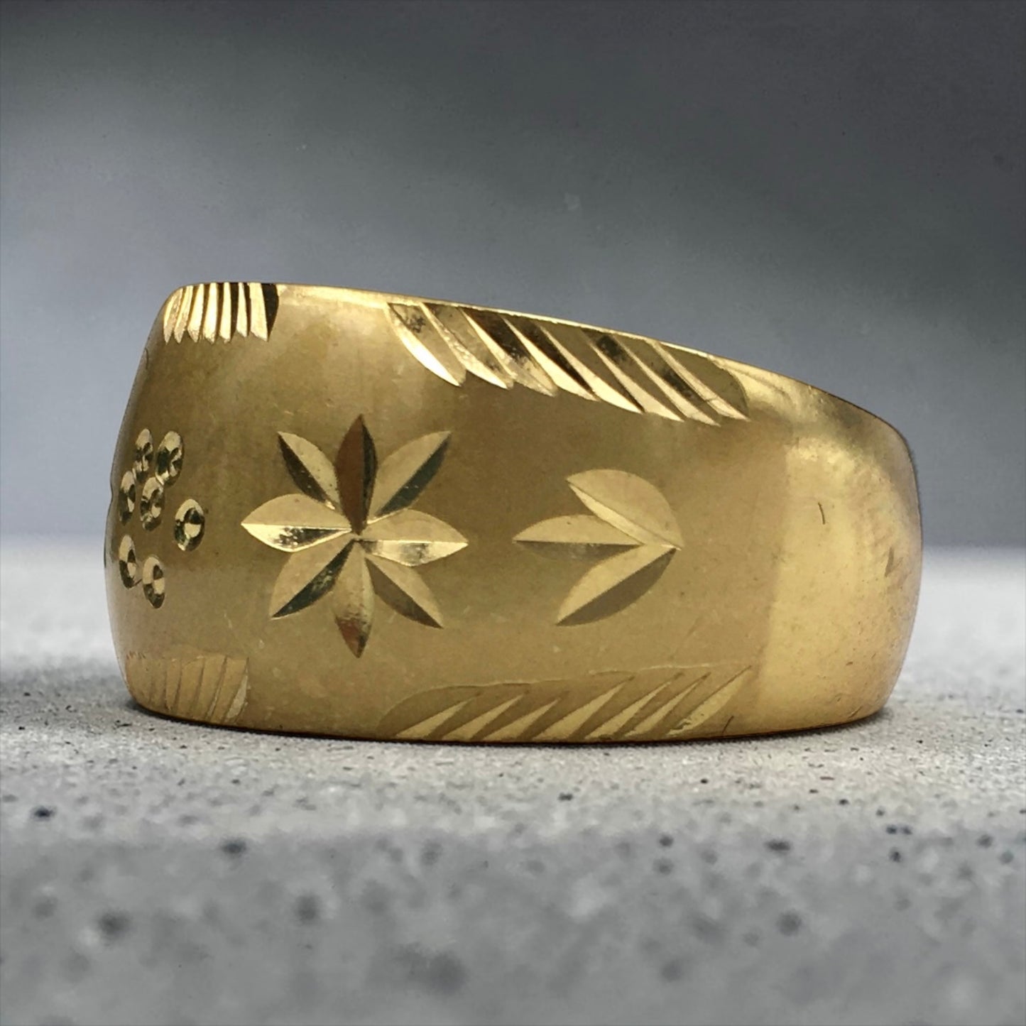 NOVA PETAL MEN'S RING