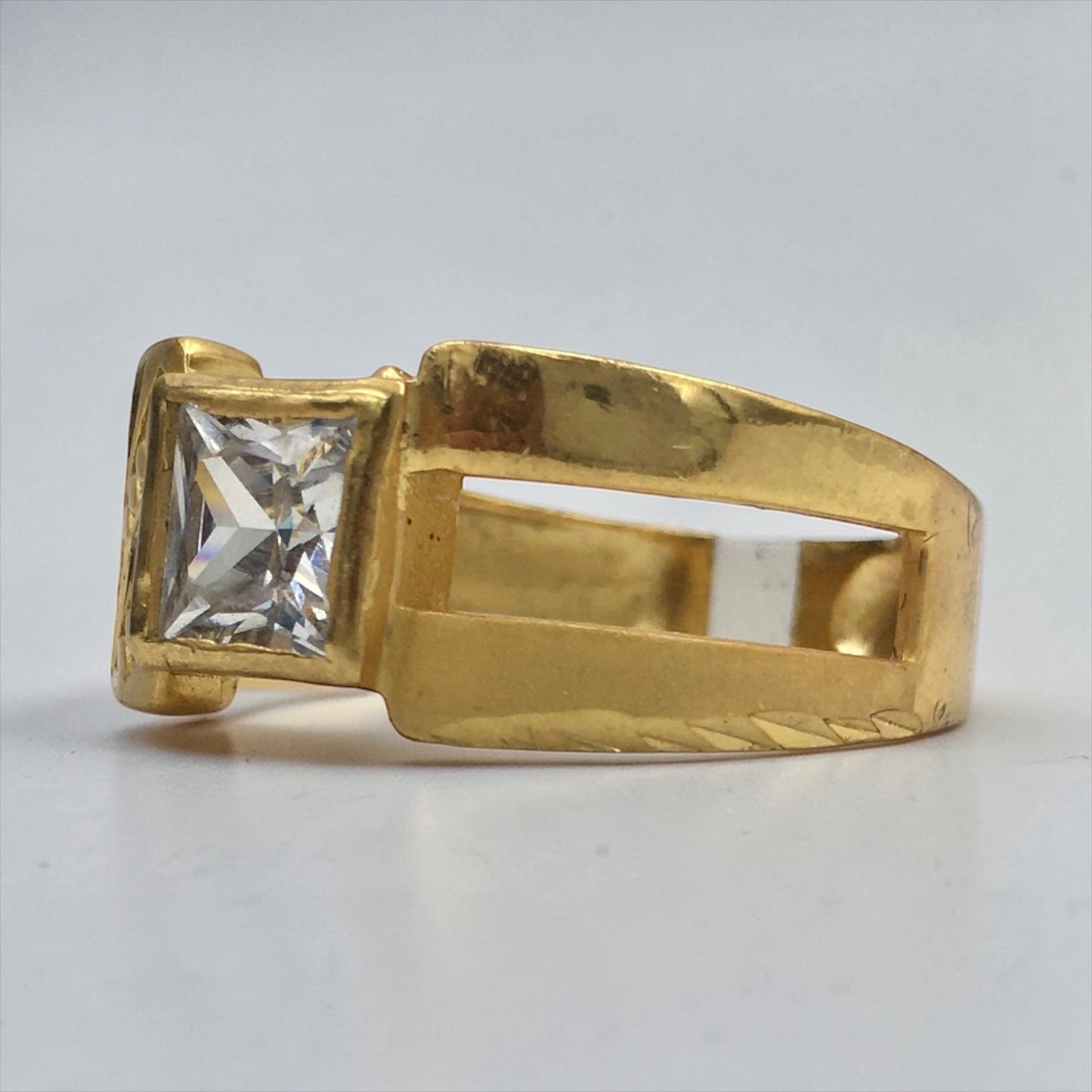 REGAL PRISM MEN'S RING