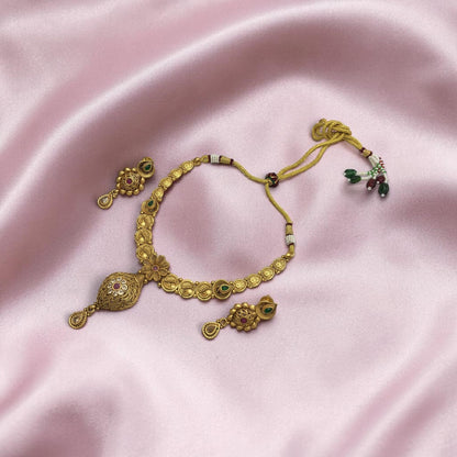 MINIMAL RAJWADI CHOKER NECKLACE SET