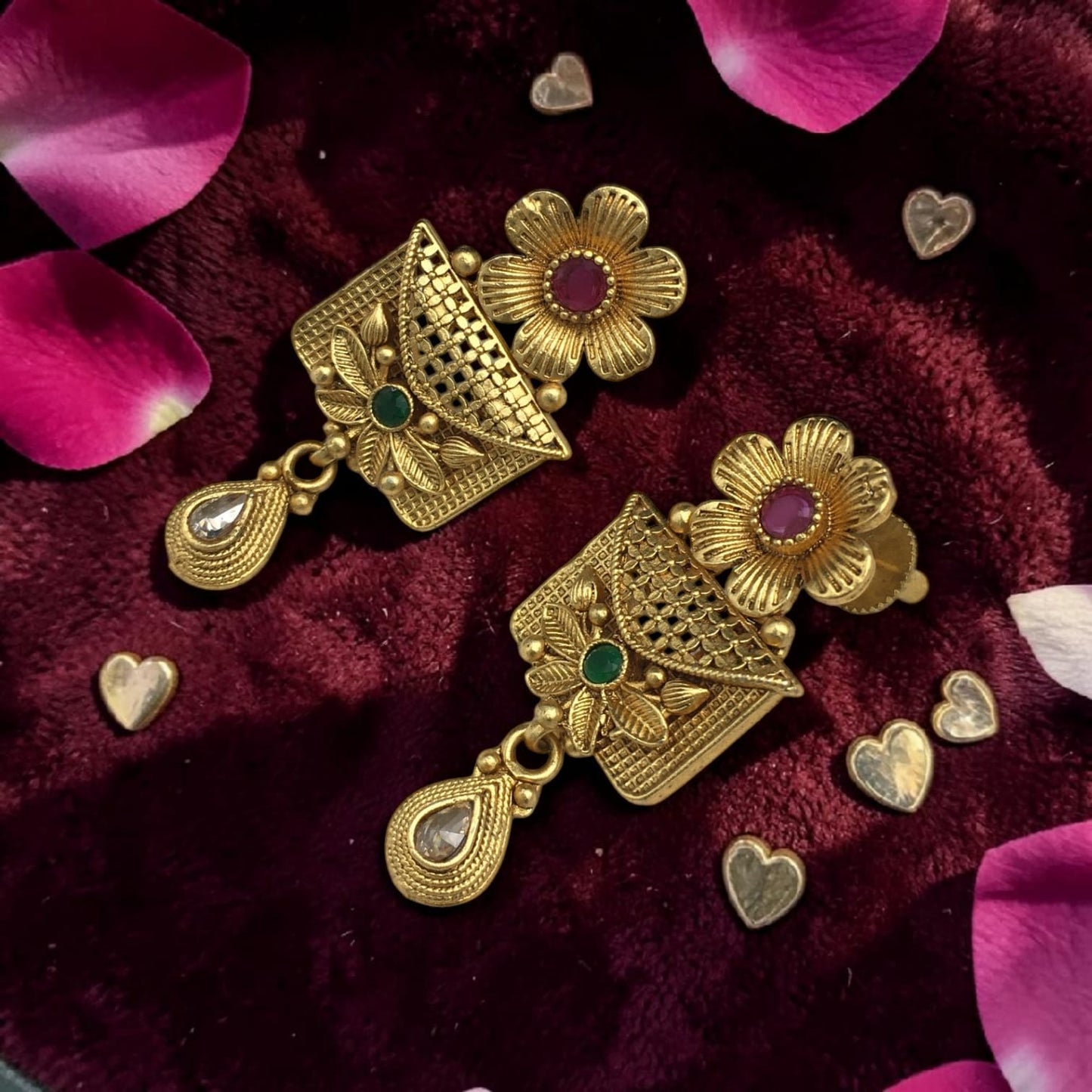 RAJWADI GEOMETRIC ANTIQUE GOLD NECKLACE SET